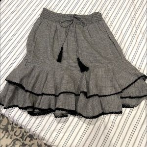 Skirt with beautiful ruffles. Size M